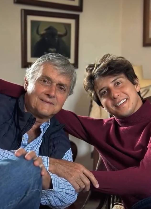 El torero Andrés Roca Rey y su padre Fernando Roca Rey