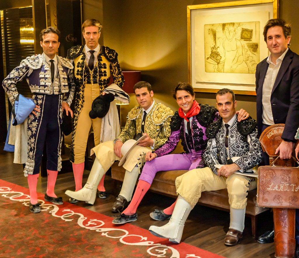 Roca Rey junto a su célebre cuadrilla